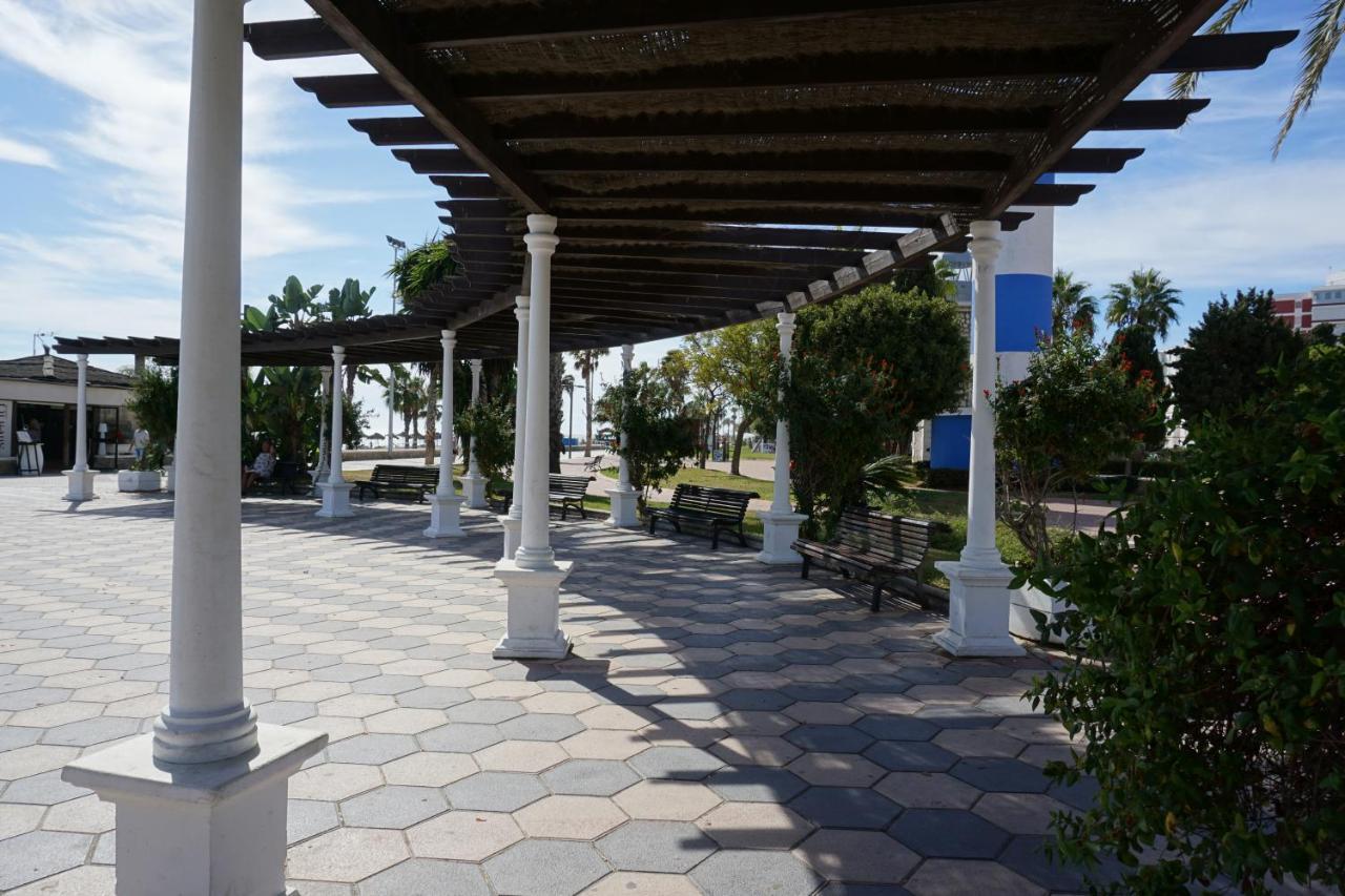 Estudio Estrella Del Mar Apartment Торе дел Мар Екстериор снимка