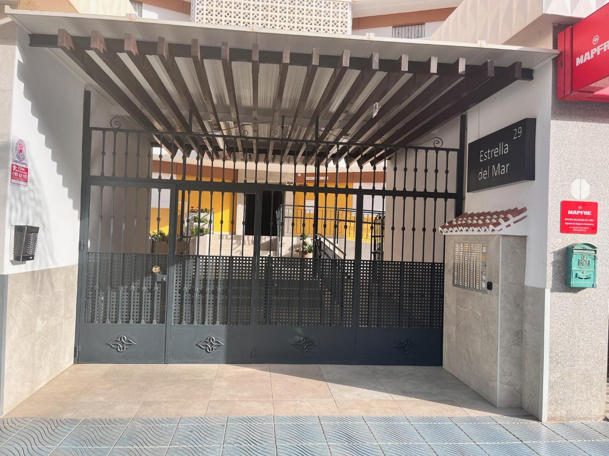 Estudio Estrella Del Mar Apartment Торе дел Мар Екстериор снимка